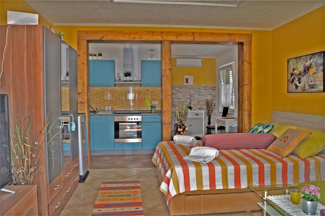 Studio Apartments Luka Biograd - Benkovac Ngoại thất bức ảnh