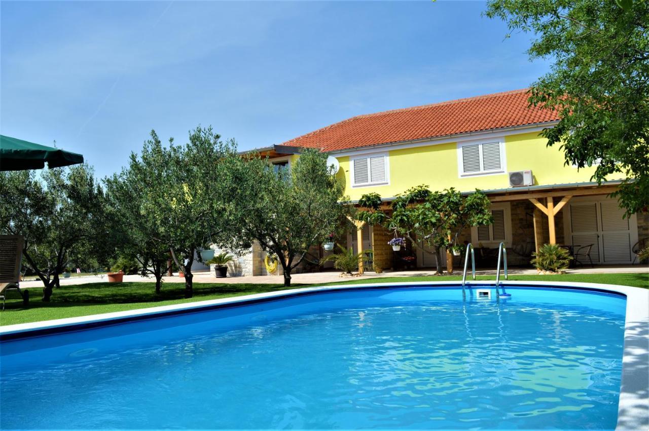 Studio Apartments Luka Biograd - Benkovac Ngoại thất bức ảnh