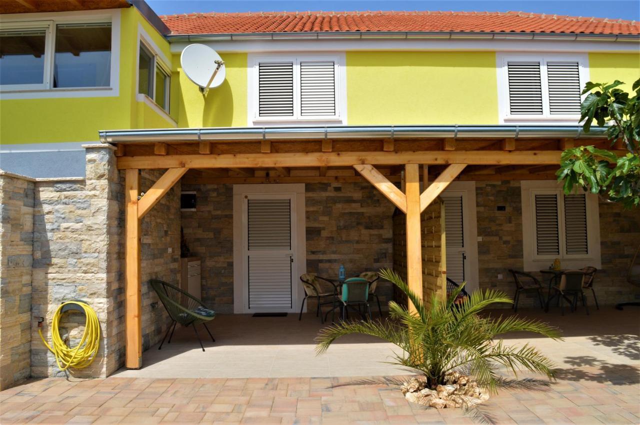 Studio Apartments Luka Biograd - Benkovac Ngoại thất bức ảnh