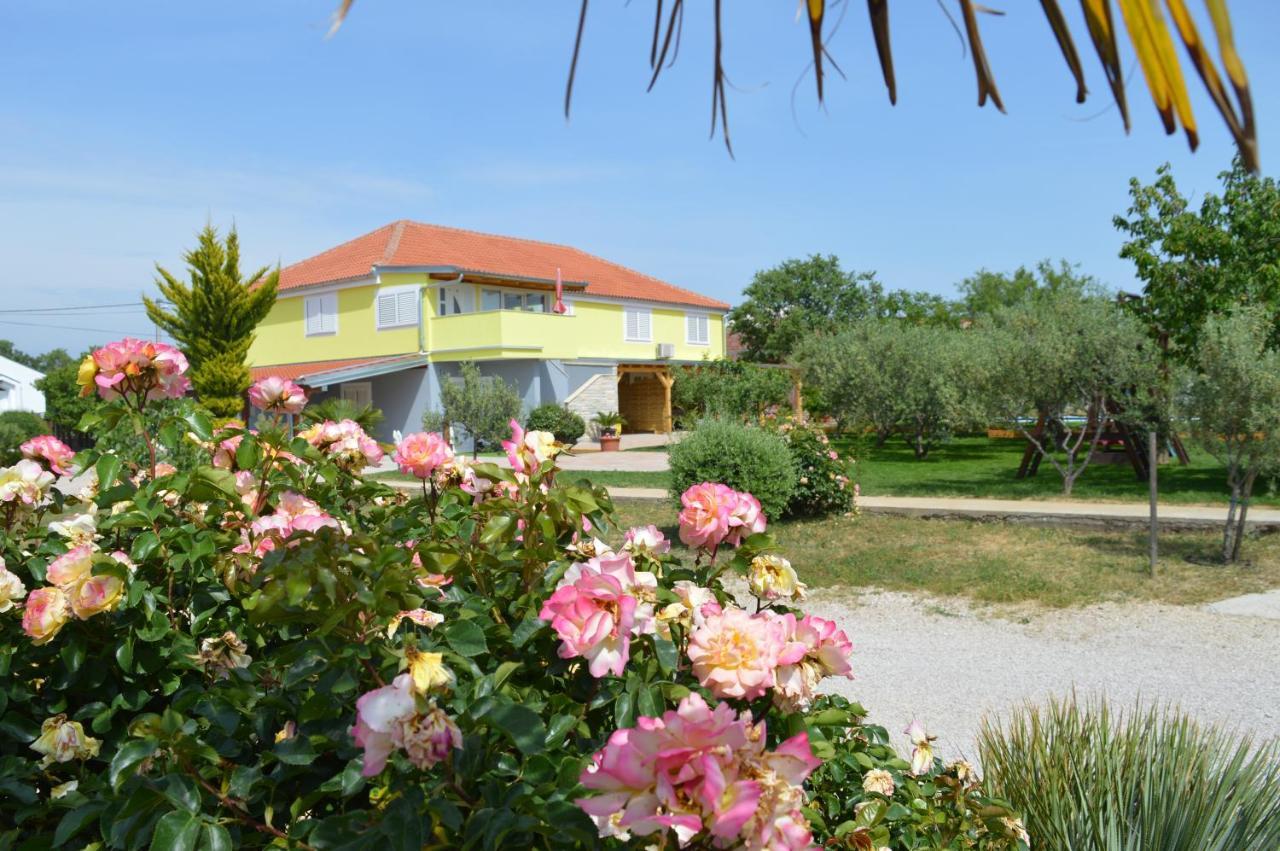 Studio Apartments Luka Biograd - Benkovac Ngoại thất bức ảnh