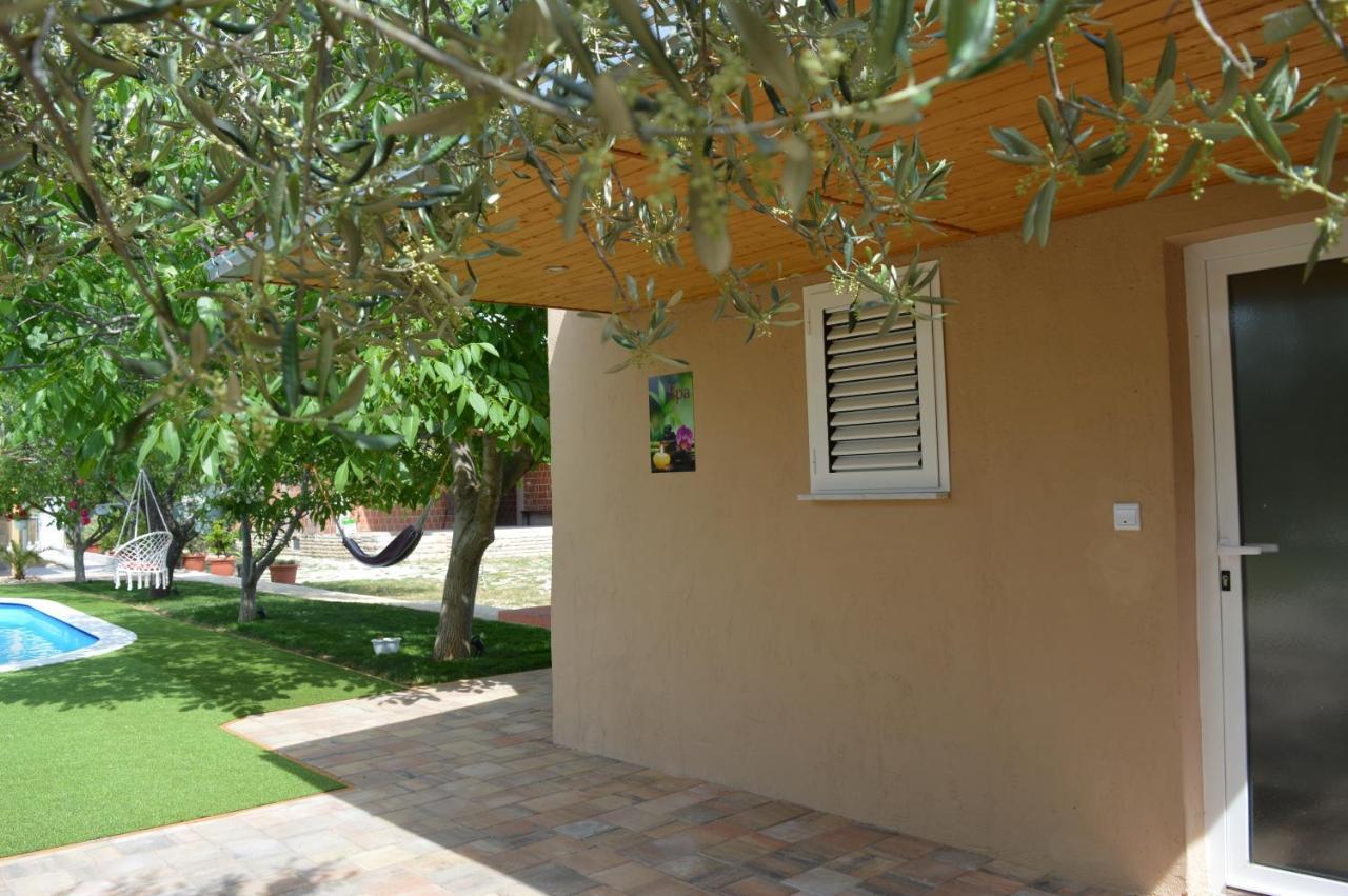 Studio Apartments Luka Biograd - Benkovac Ngoại thất bức ảnh