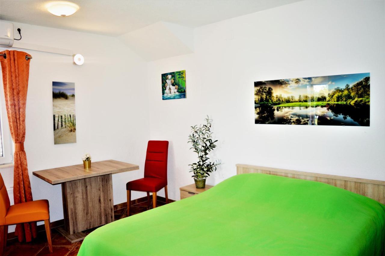 Studio Apartments Luka Biograd - Benkovac Ngoại thất bức ảnh